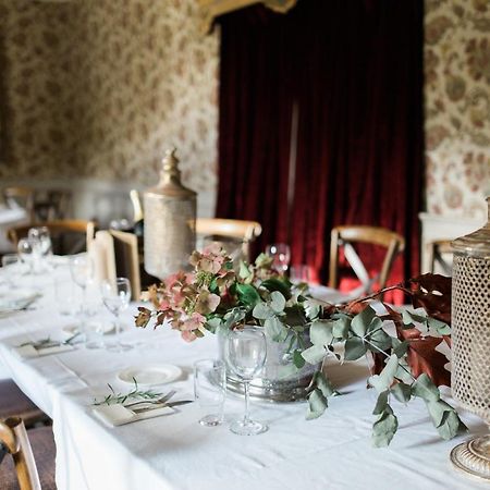 Riverbank, Country Pub And Guesthouse キャリックマクロス エクステリア 写真