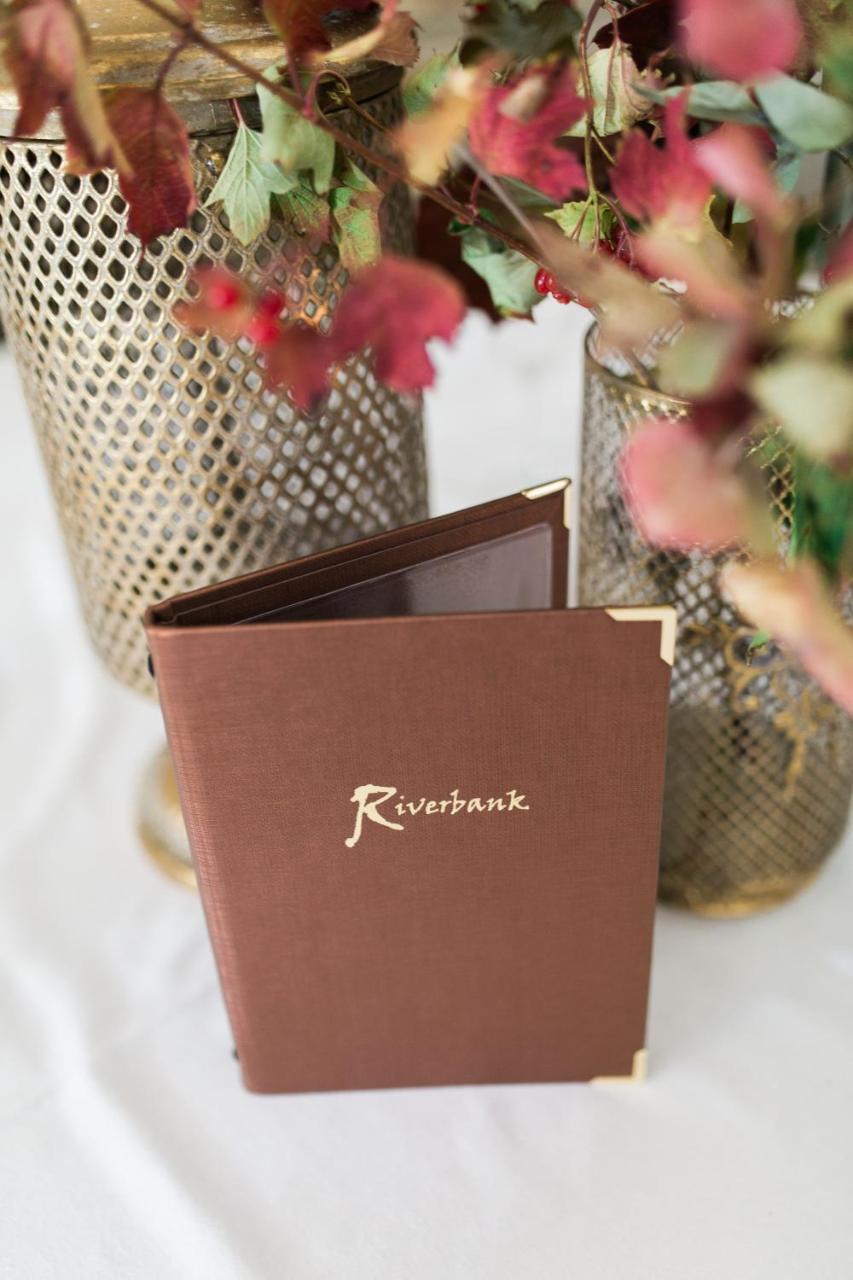 Riverbank, Country Pub And Guesthouse キャリックマクロス エクステリア 写真