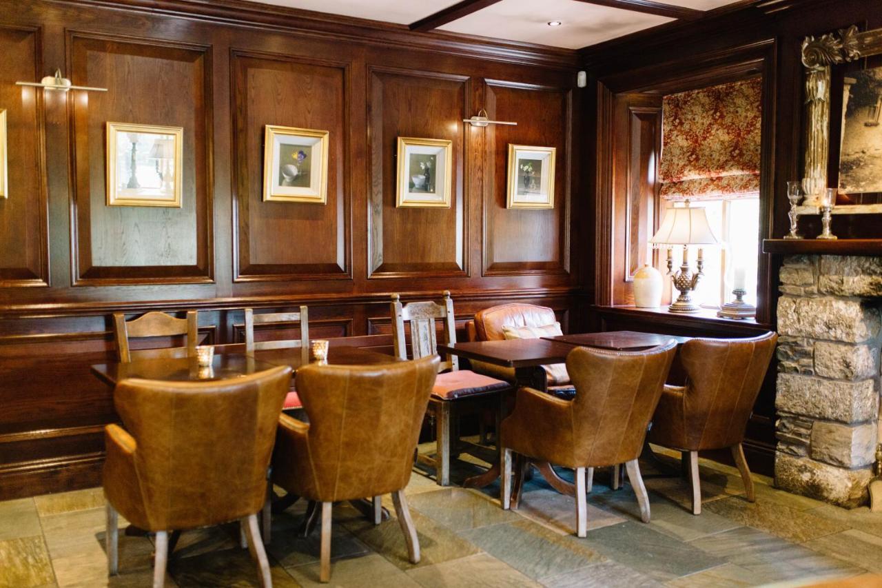 Riverbank, Country Pub And Guesthouse キャリックマクロス エクステリア 写真